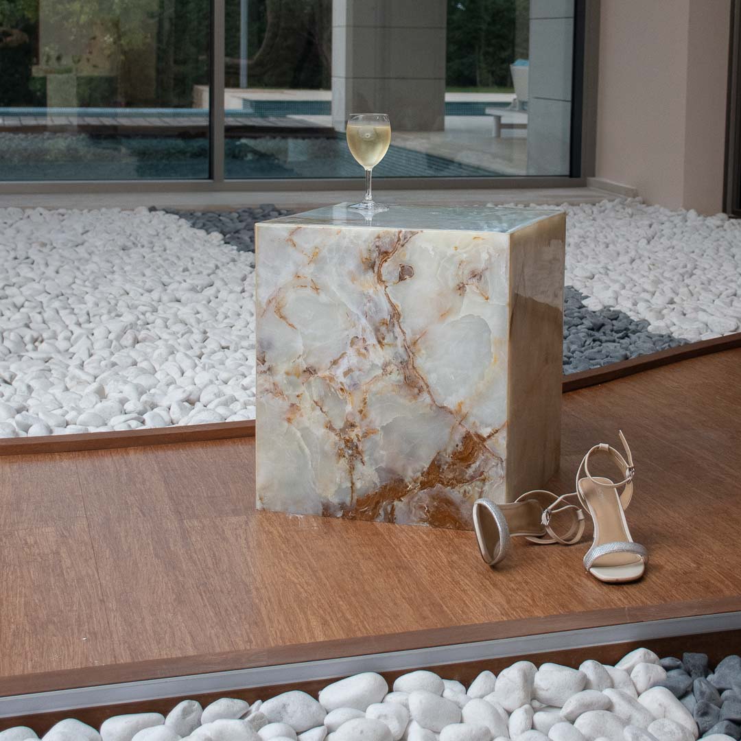 white-onix-cube-table-forzini